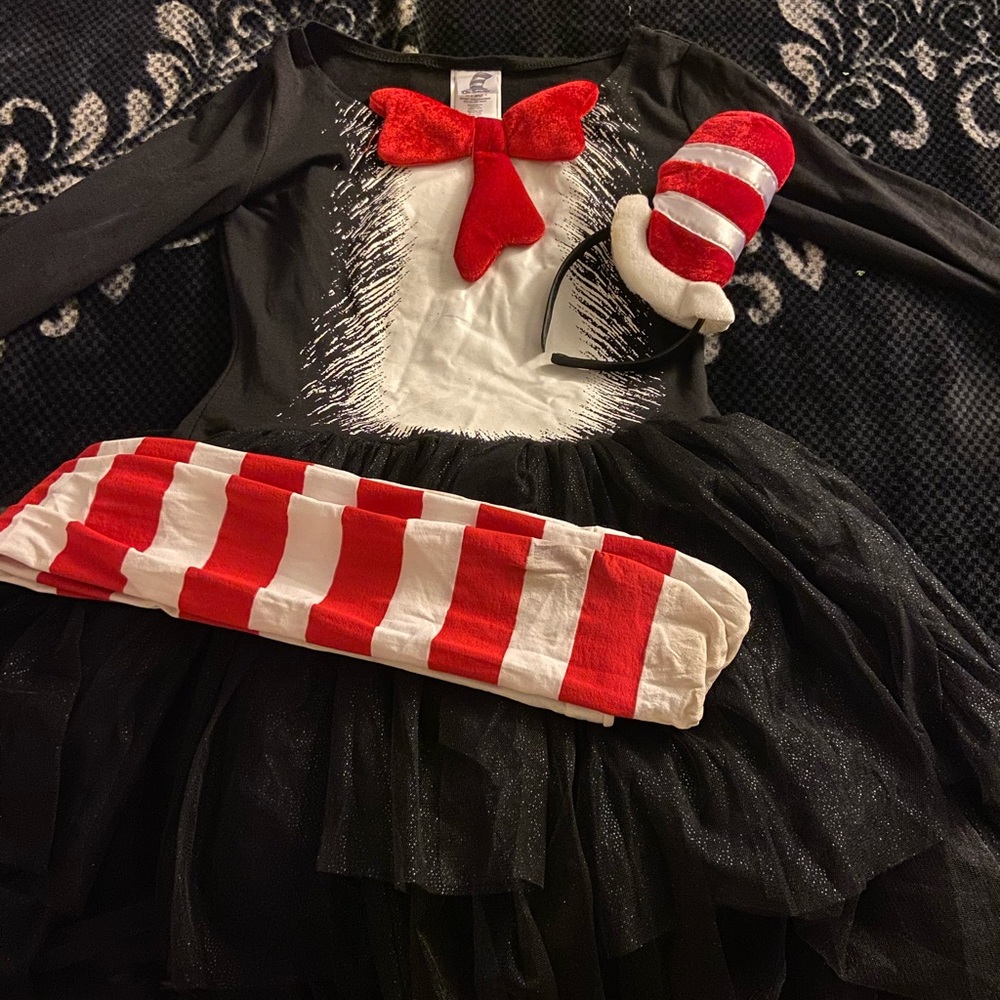Halloween Costume (Cat in the Hat) Dr.Seuss